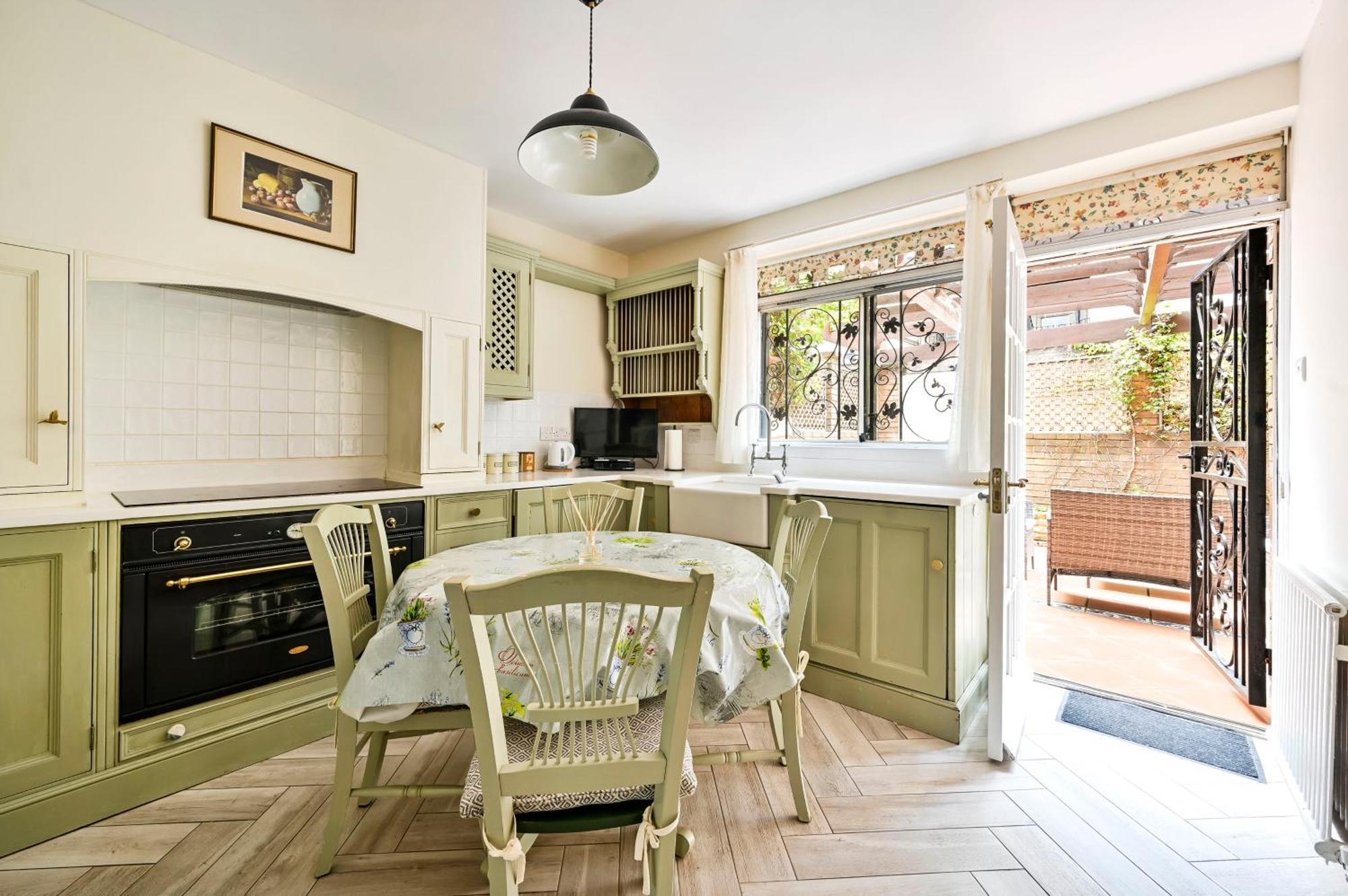 Bloomrooms@knightsbridge/hydepark * London